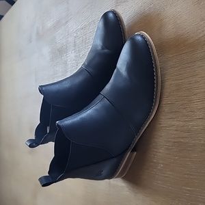 Rocket Dog Maylon Black Ankle Boot - Size 10